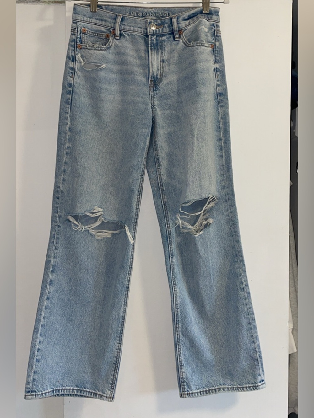 American Eagle Light Blue Denim Jeans - Stovepipe Style